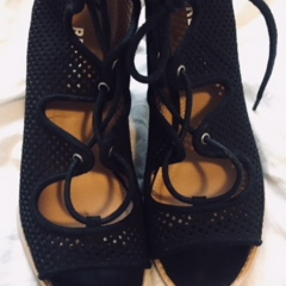 Black Mesh Lace-up Heels~Report - Picture 4 of 6